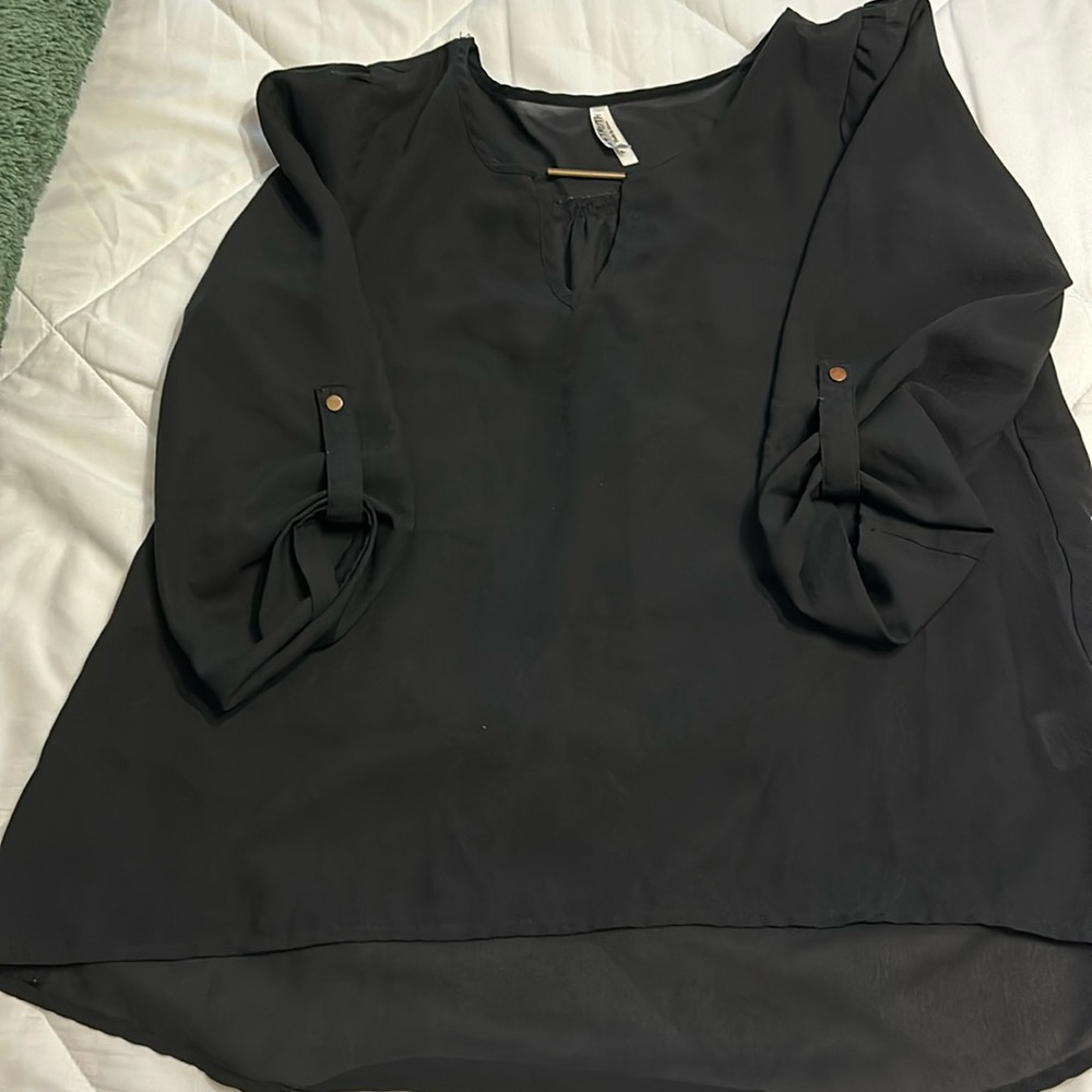 Black blouse - Picture 1 of 7